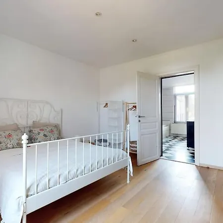 Beautiful House In Mons-shape-g00gle Holiday home Nimy