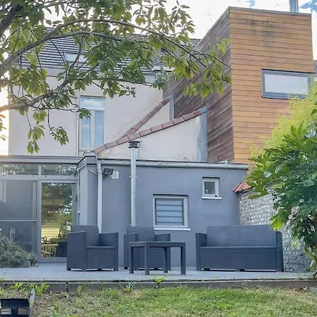 Σπίτι διακοπών Beautiful House In Mons-shape-g00gle *